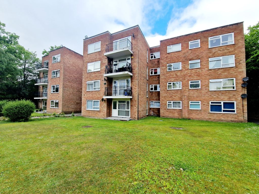 2 bed flat to rent in Lynwood Court, Crumpsall, Manchester M8 Zoopla