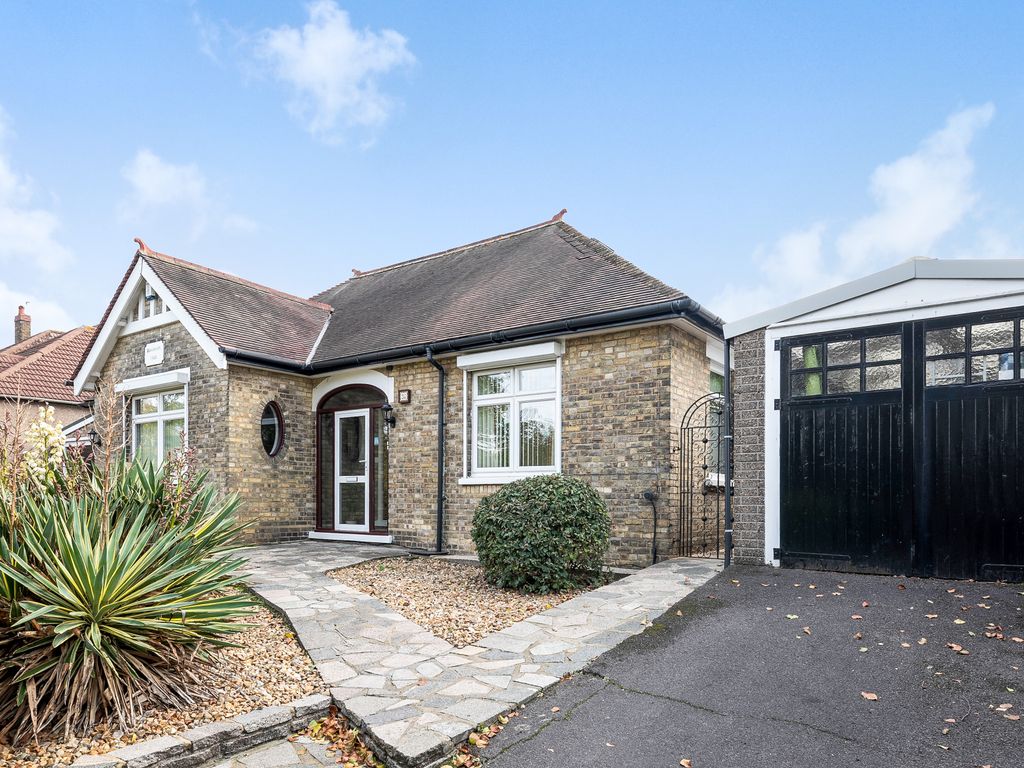 4 bed detached bungalow for sale in Glenlea Road, London SE9 Zoopla