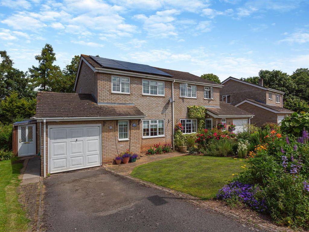 3 bed semidetached house for sale in Lakeside, Newent GL18, £345,000