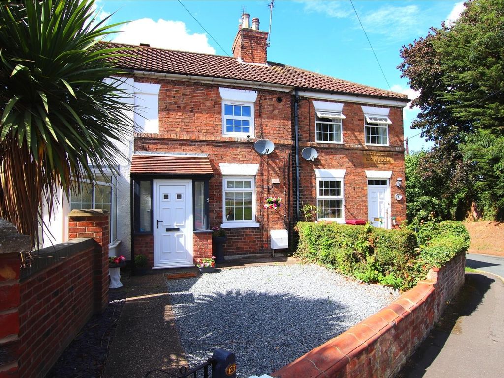 2 bed terraced house for sale in Providence Row, Barrow Upon Humber