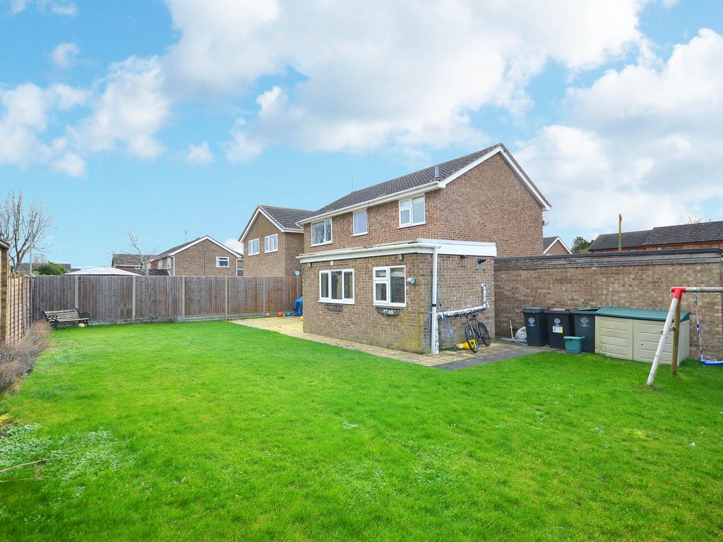 5 bed detached house for sale in Nichols Way, Raunds, Northamptonshire