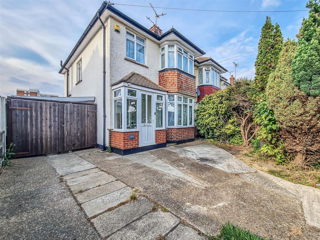 3 bed semidetached house for sale in Poynings Avenue, SouthendOnSea
