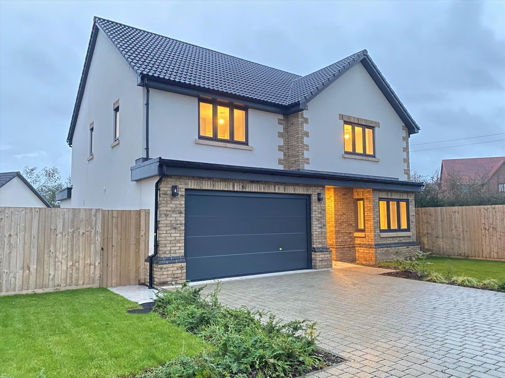 New home, 5 bed detached house for sale in Chestnut Farm, Yatton BS49, £720,000 Zoopla