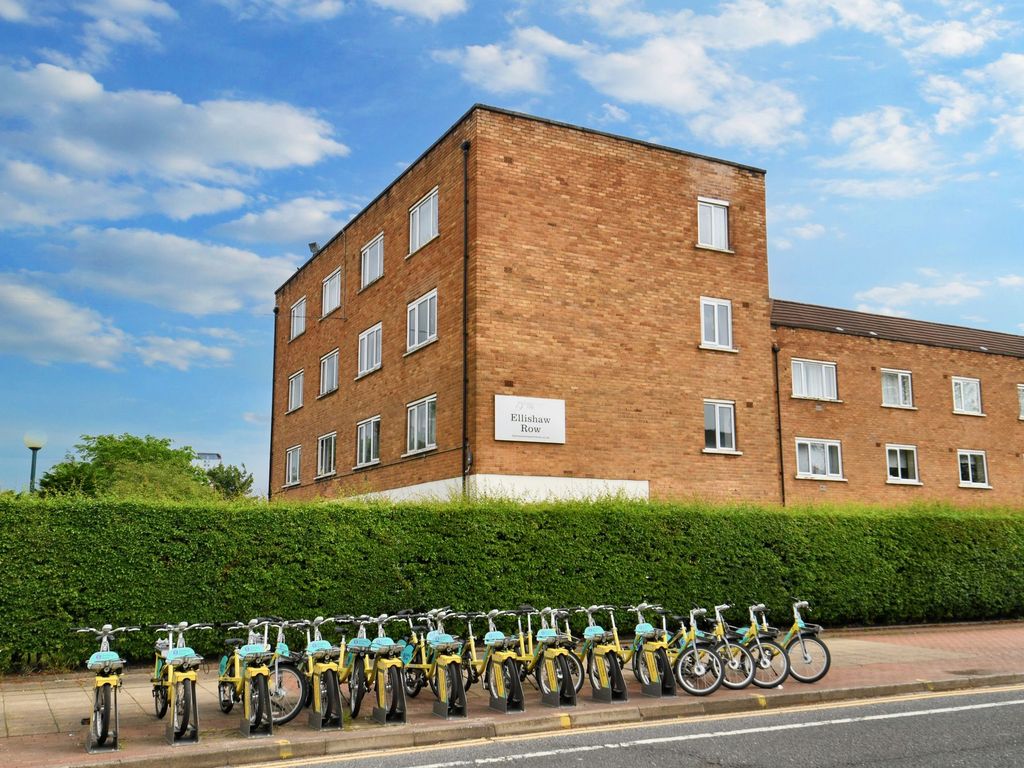 2 bed flat for sale in Eccles New Road, Elishaw Row Eccles New Road M5