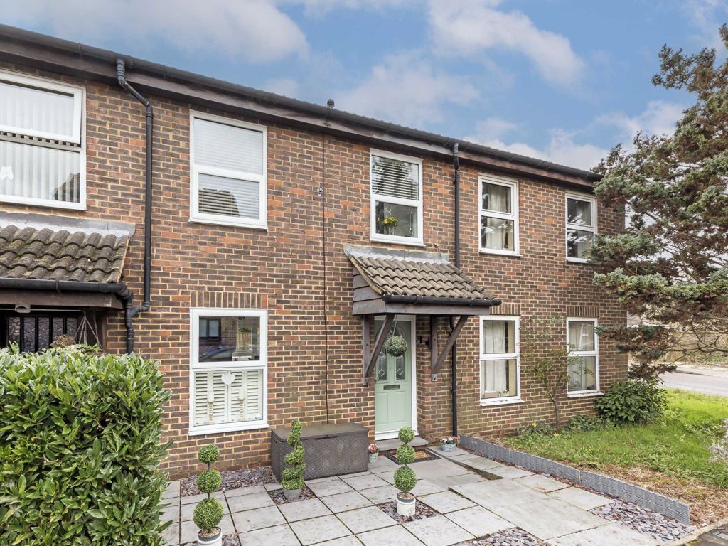 3 bed property for sale in Rumsey Close, Hampton TW12 Zoopla