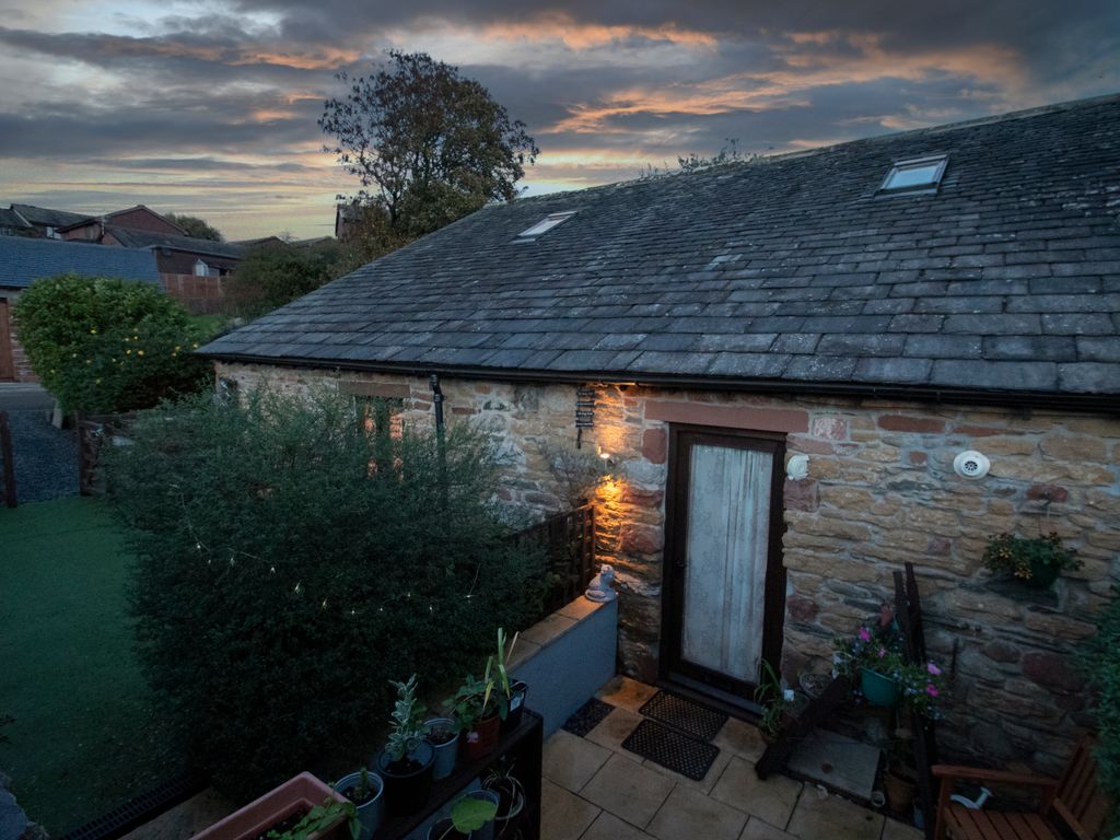3 bed barn conversion for sale in Holbeck Park Avenue, BarrowIn