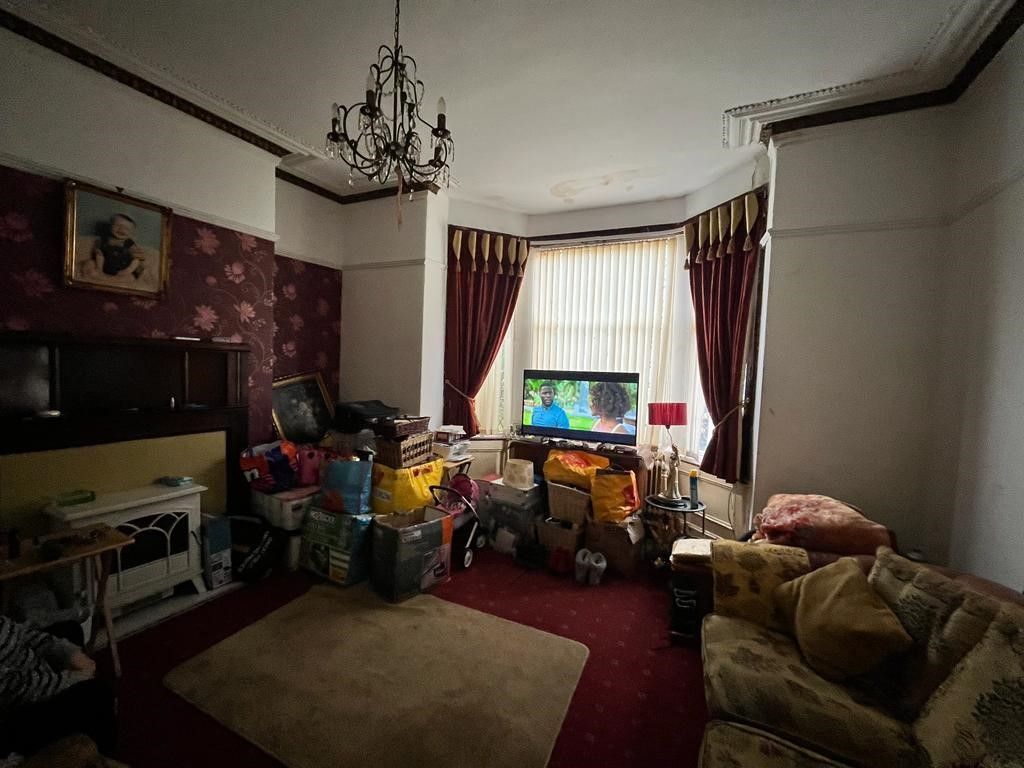 4 bed end terrace house for sale in Brackenbury Road, Fulwood, Preston