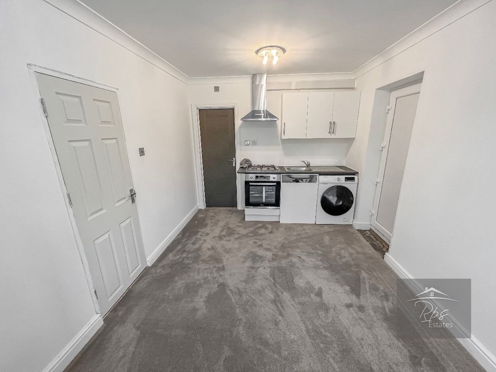 Studio to rent in Glebe Road, Hayes UB3 Zoopla