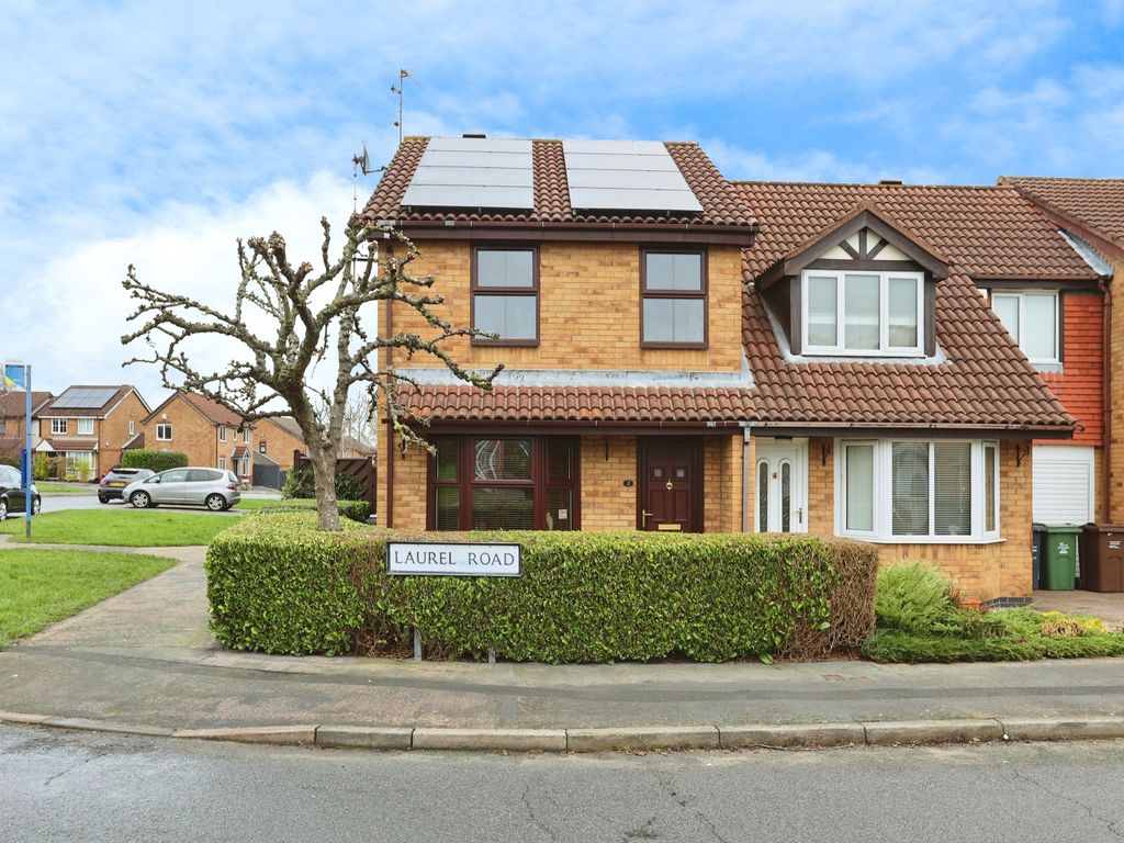 3 bed semidetached house for sale in Laurel Road, Loughborough