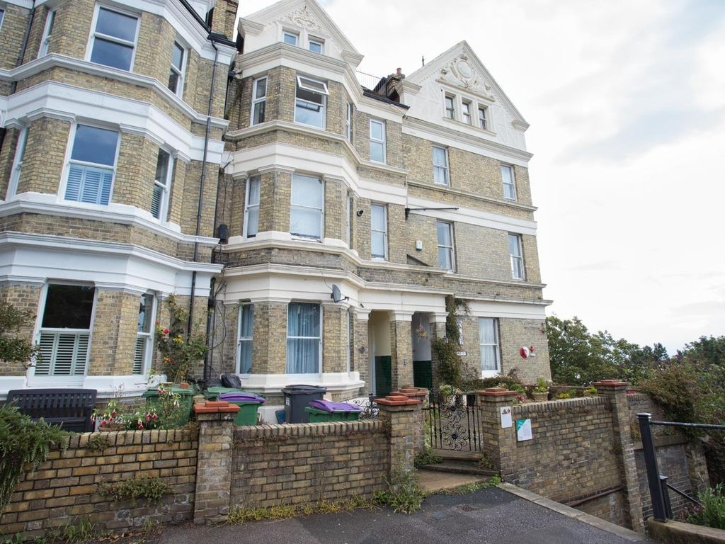1 bed flat to rent in The Parade, Folkestone CT20 Zoopla