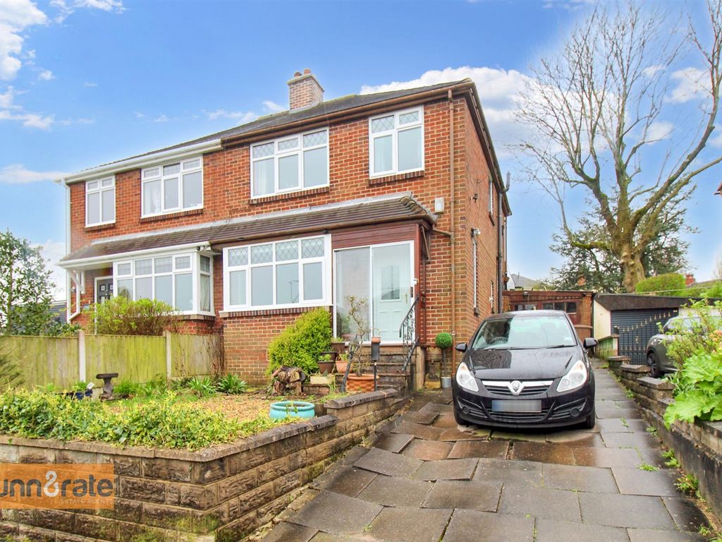 3 bed semidetached house for sale in Lancaster Drive, Norton In The