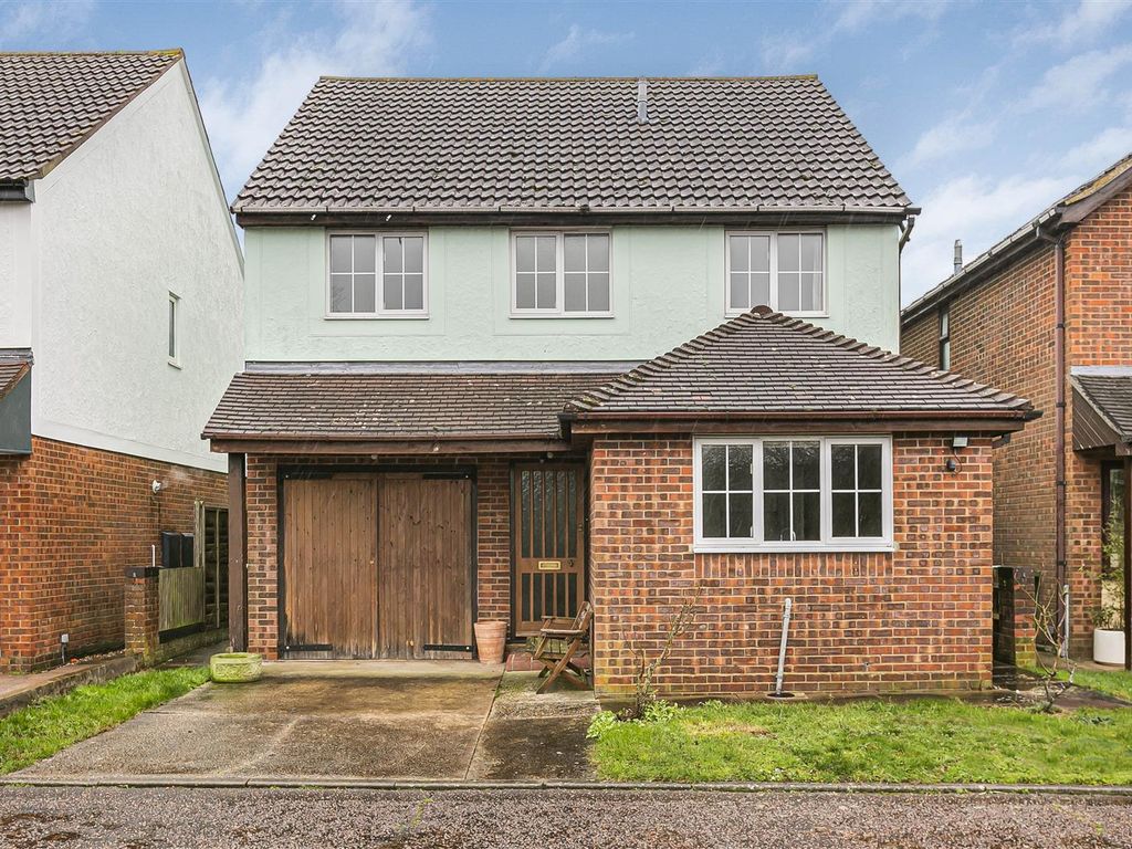 4 bed detached house for sale in Fulfen Way, Saffron Walden CB11, £