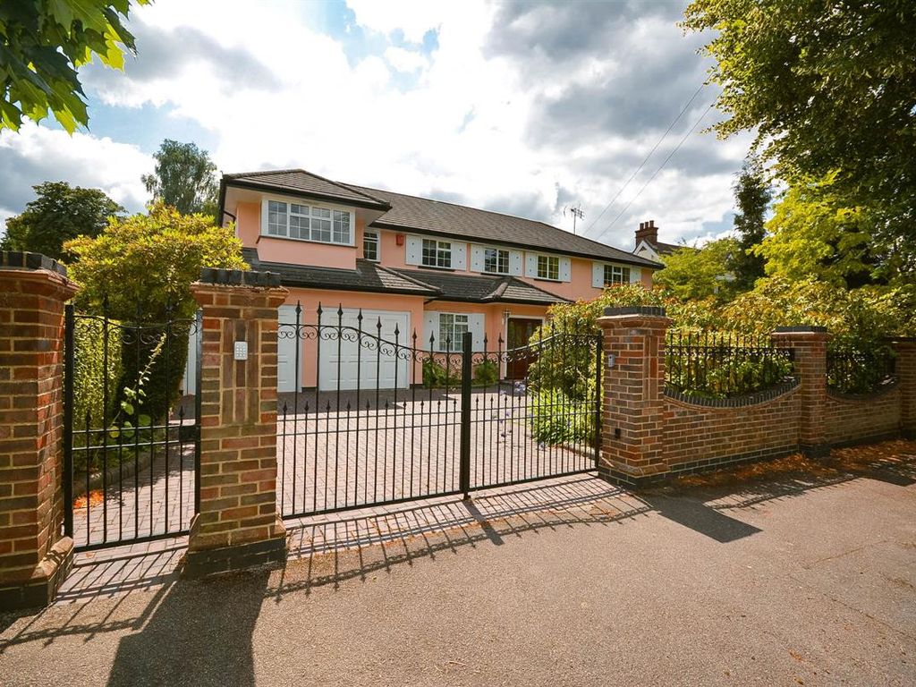4 bed detached house for sale in Sylvan Avenue, Emerson Park