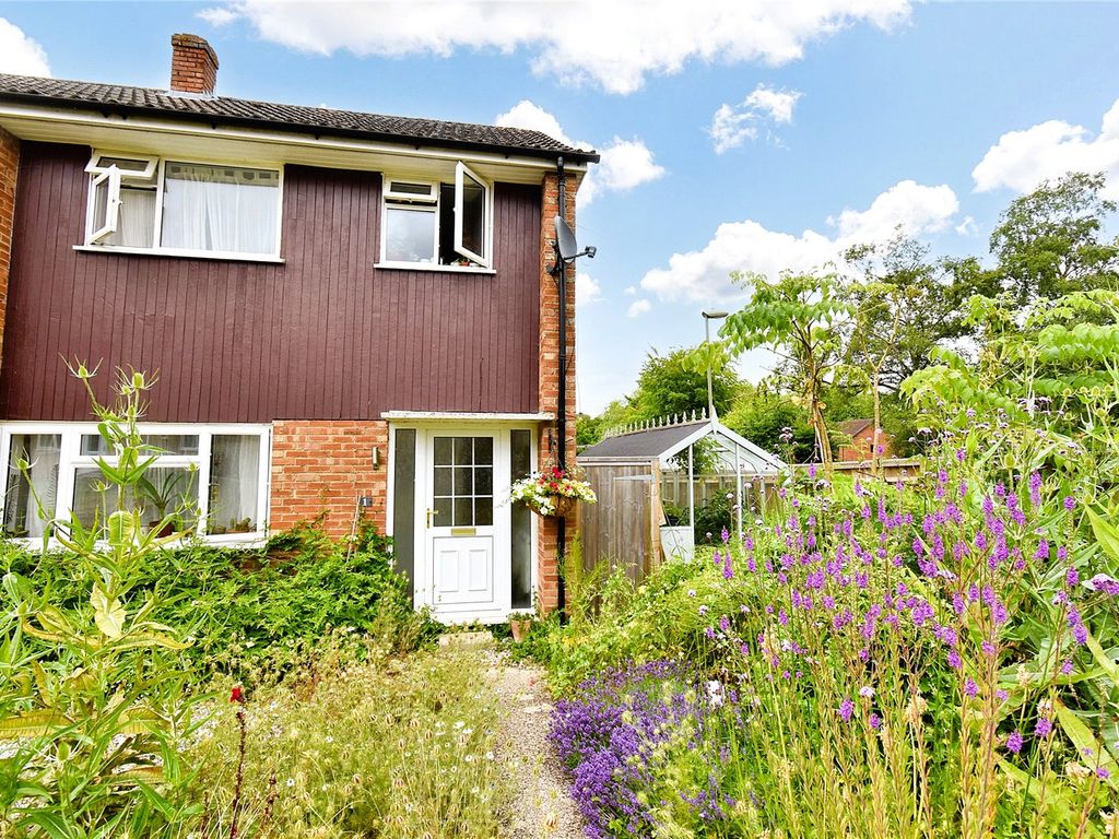 3 bed end terrace house for sale in Thorneley Road, Kingsclere, Newbury