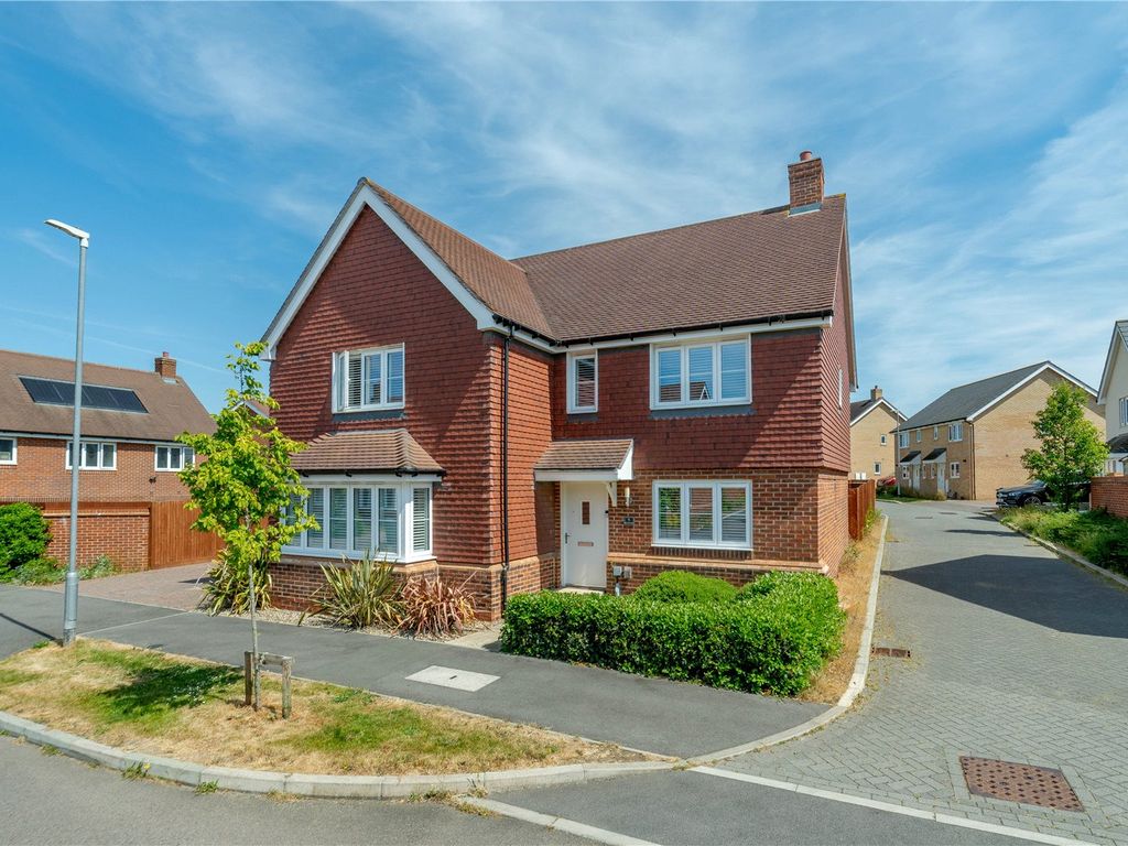 5 bed detached house for sale in Broke Wood Way, Barming, Maidstone ME16, £600,000 Zoopla