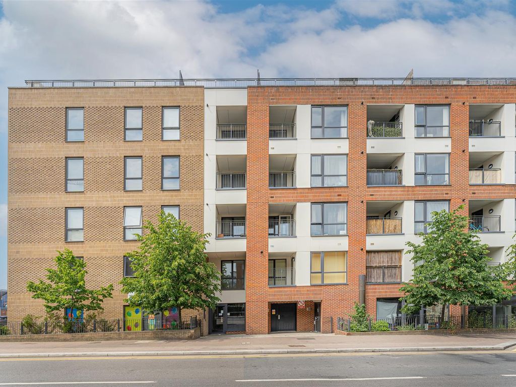 3 bed flat for sale in Fulbourne Road, London E17 Zoopla