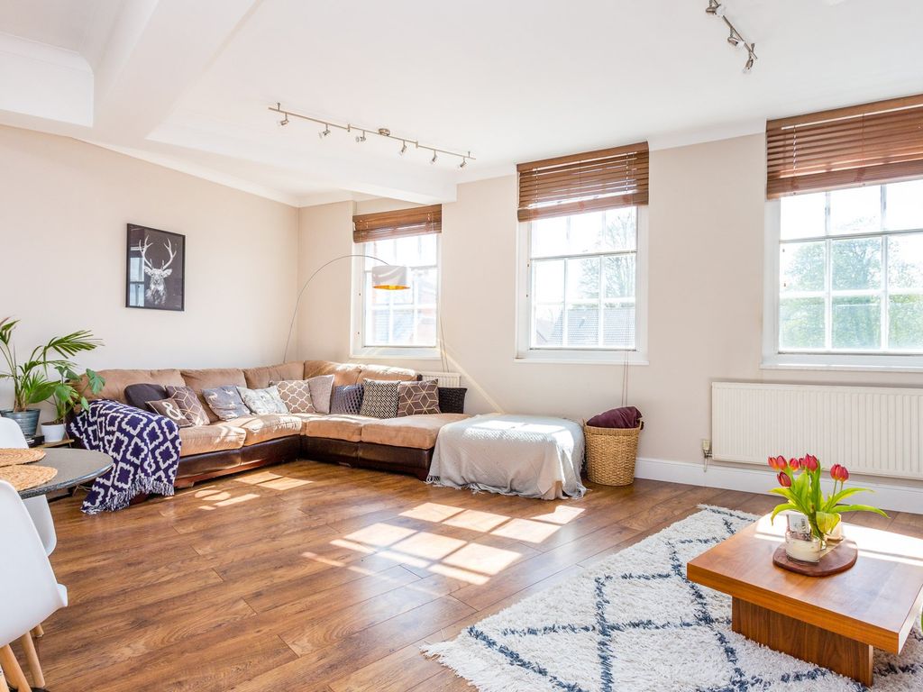 2 bed flat for sale in Rectory Road, Rushden NN10 Zoopla