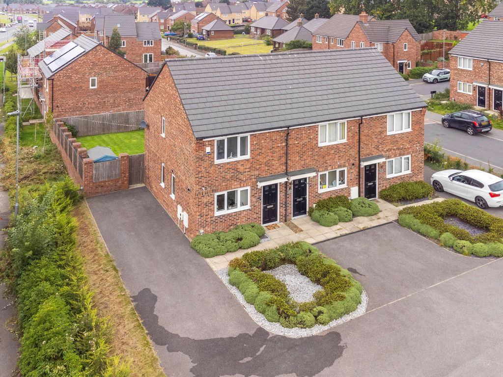 2 bed semidetached house for sale in South Parkway, Leeds LS14, £