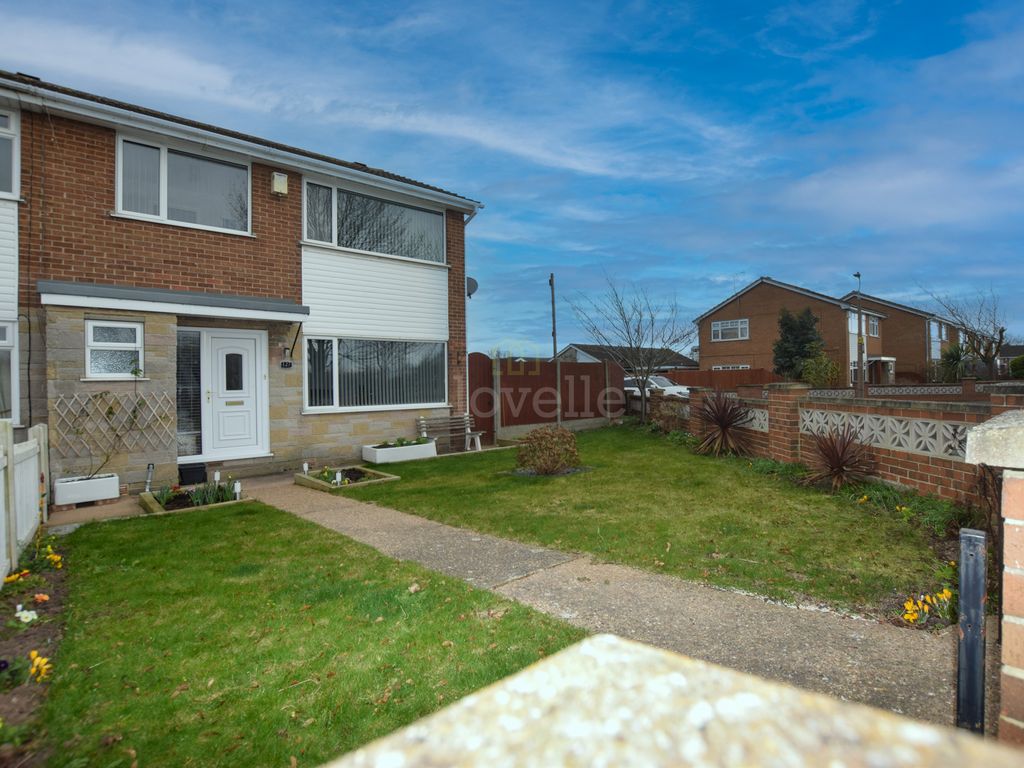 3 bed semidetached house for sale in Middlefield Lane, Gainsborough