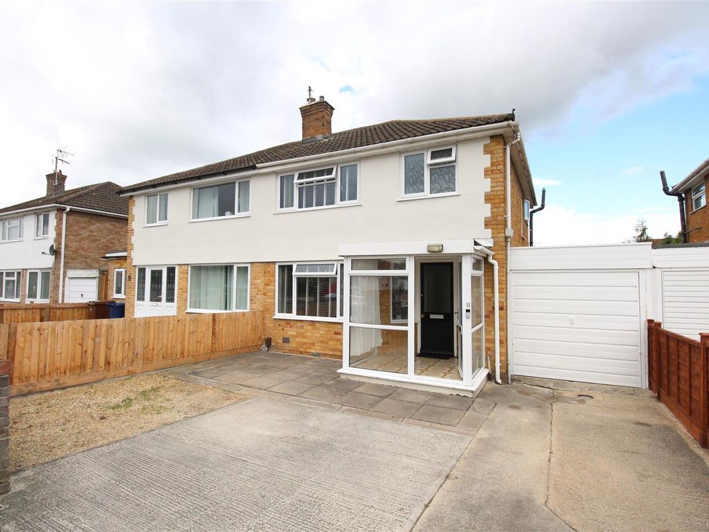 3 bed semidetached house for sale in Shearwater Grove, Innsworth