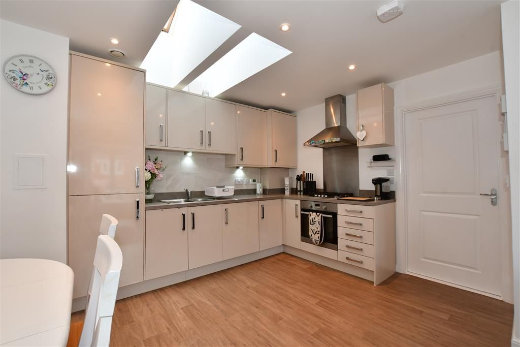 2 bed property for sale in Eleanor Close, Dartford, Kent DA1 Zoopla