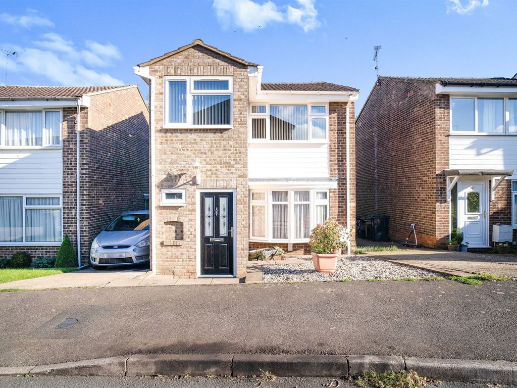 3 bed detached house for sale in Tukes Way, Saffron Walden CB11 Zoopla