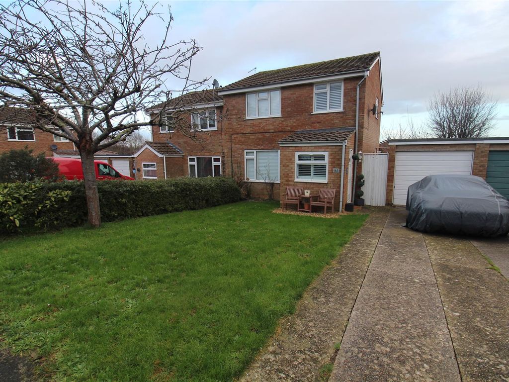 3 bed semidetached house for sale in Park View, Crewkerne TA18, £