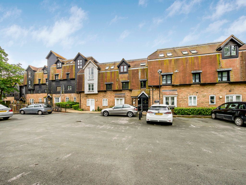 2 bed flat for sale in Waterford House, Thorney Mill Road, West Drayton