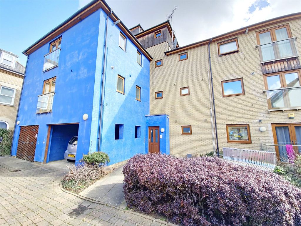 1 bed flat to rent in Farthing Court, 90 Broomfield Road, Chelmsford