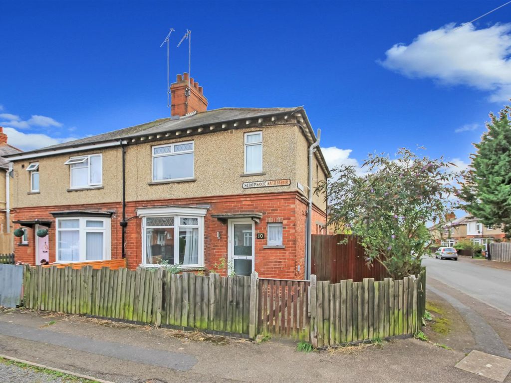 3 bed semidetached house for sale in Simpson Avenue, Higham Ferrers