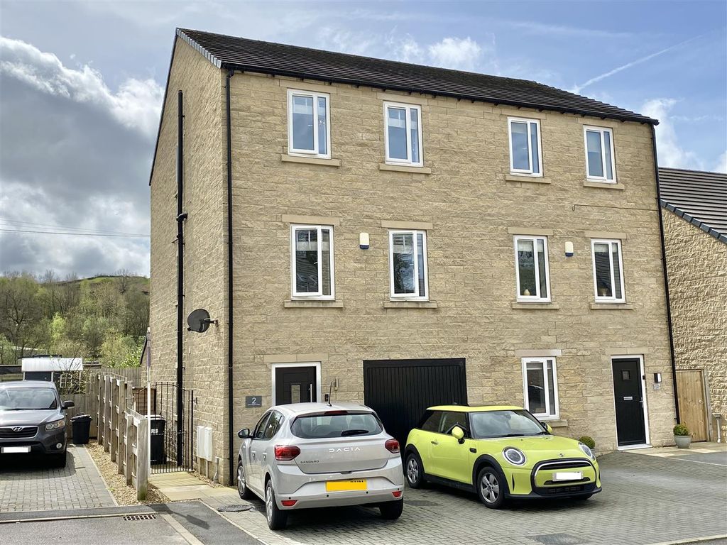 3 bed semidetached house for sale in John Walton Close, Glossop SK13