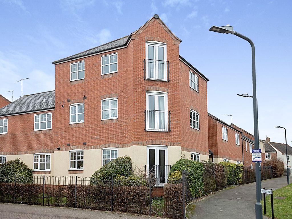 2 bed flat for sale in Lloyds Way, StratfordUponAvon CV37