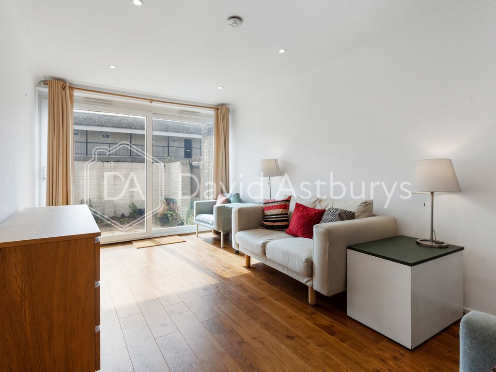 3 bed to rent in Blundell Street, Caledonian Road, London N7