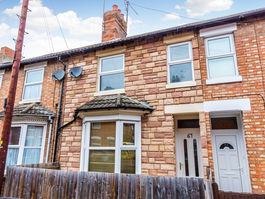 2 bed terraced house for sale in Queen Street, Rushden NN10, £190,000