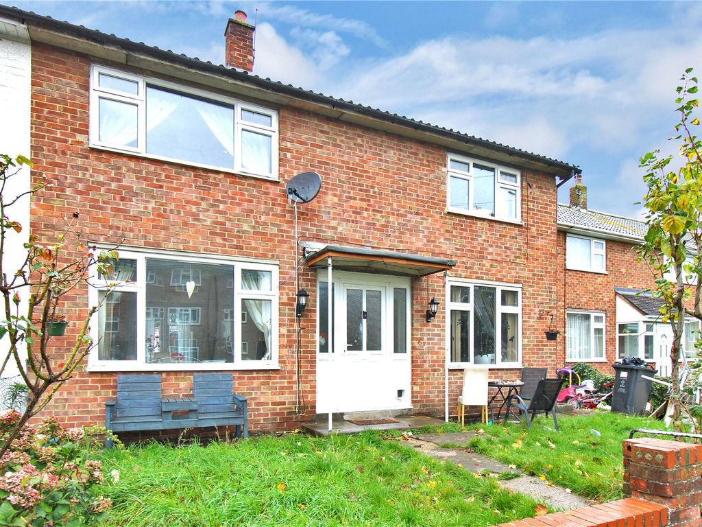 4 bed detached house for sale in Bembridge Close, Park North, Swindon
