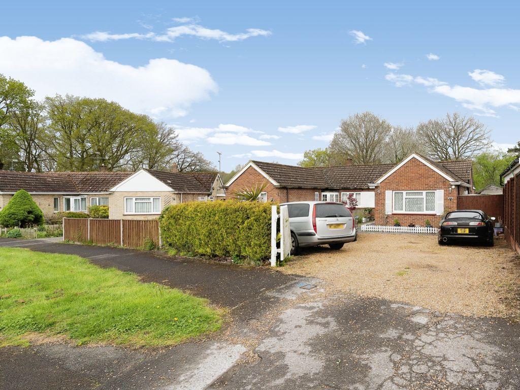 3 bed bungalow for sale in Grangefields Road, Jacob's Well, Guildford, Surrey GU4 Zoopla