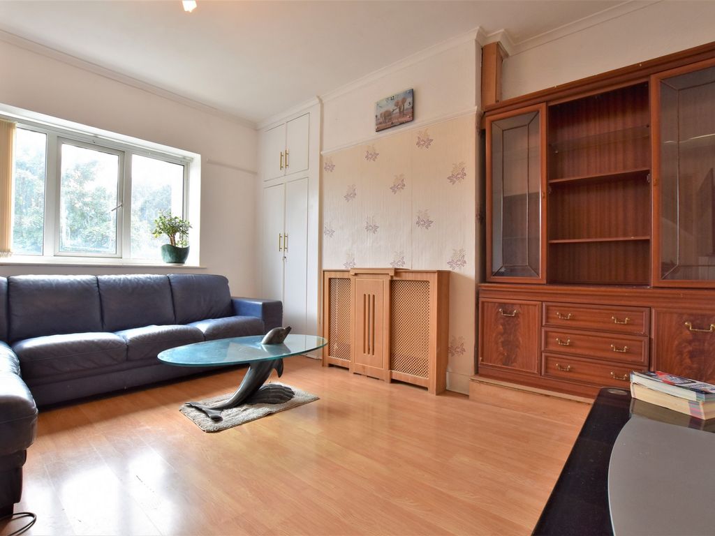 4 bed to rent in Newmarket Green, Eltham SE9, £1,800 pcm