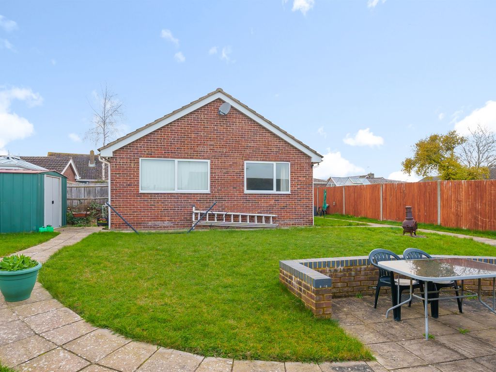 3 bed detached bungalow for sale in Hungerford Drive, Maidenhead SL6 Zoopla