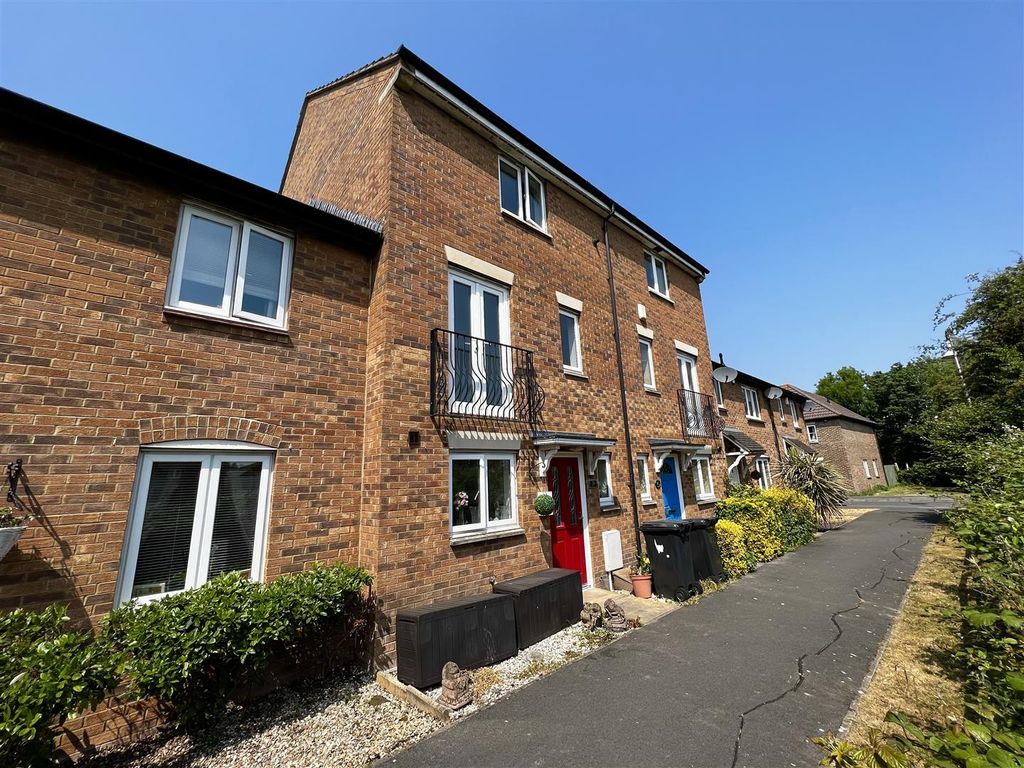 4 bed town house for sale in The Copse, St. WestonSuperMare BS22 Zoopla