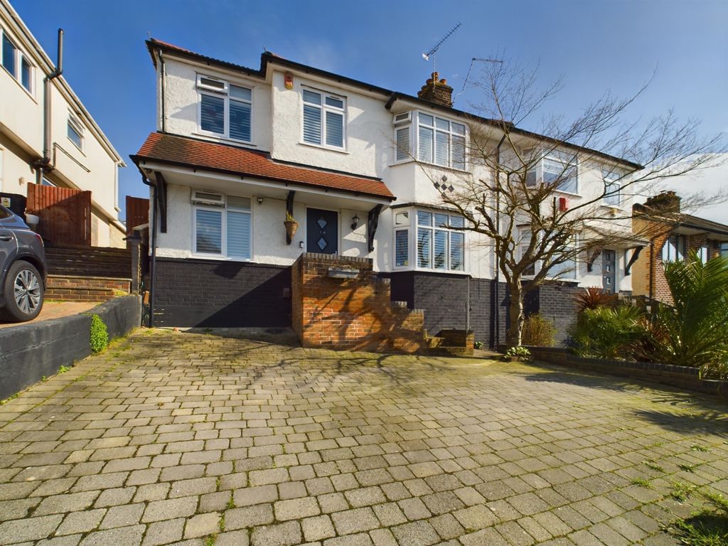 4 bed semidetached house for sale in Thirlmere Road, Bexleyheath, Kent