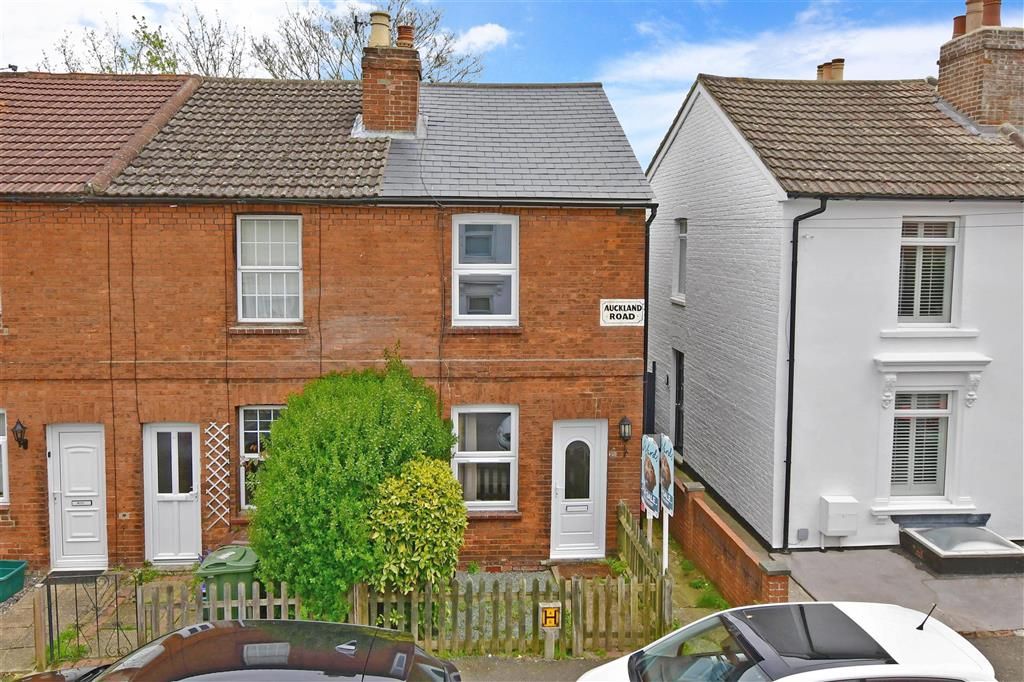 2 bed semidetached house for sale in Auckland Road, Tunbridge Wells