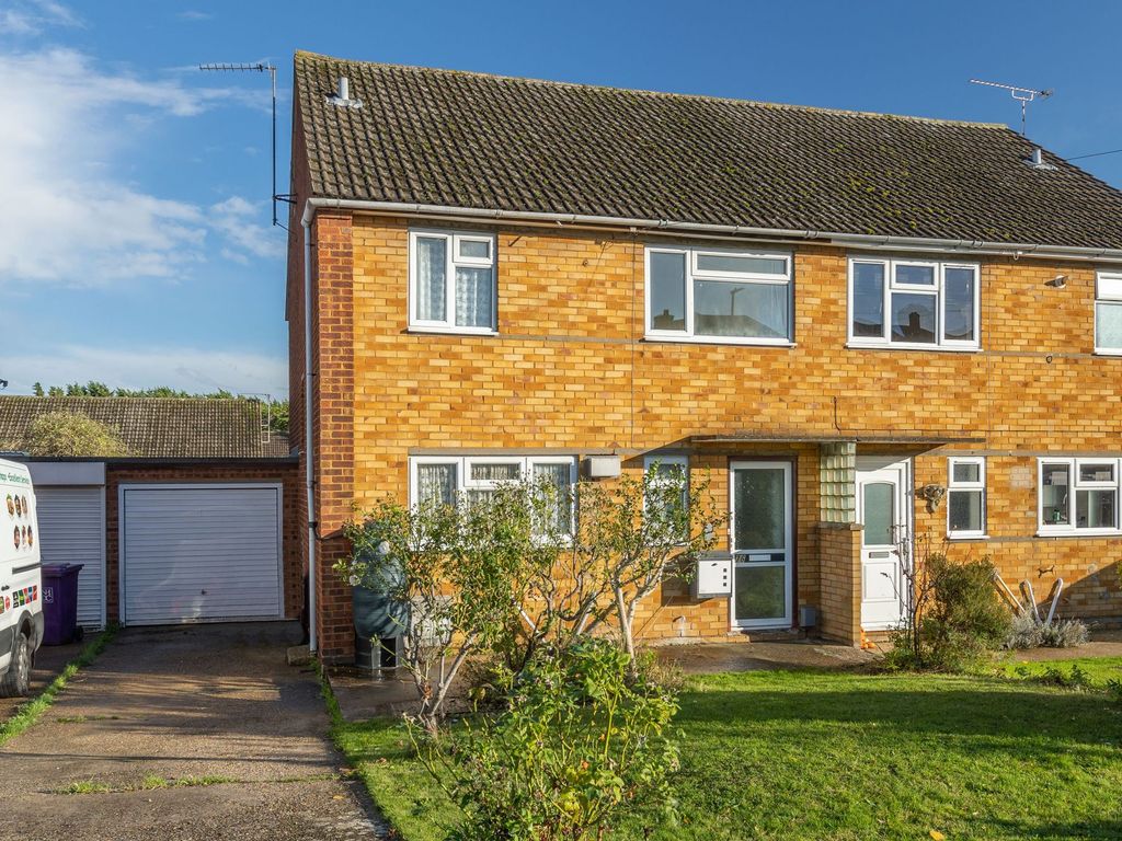 3 bed semidetached house for sale in Old Hale Way, Hitchin SG5 Zoopla