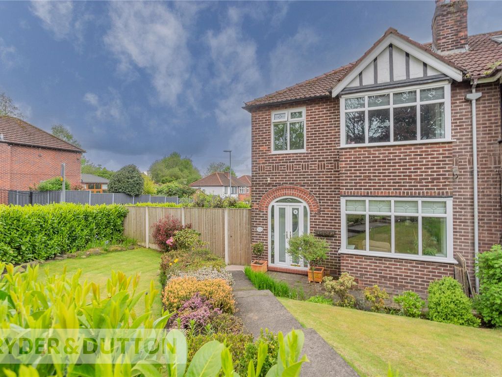 3 bed semidetached house for sale in Manchester Road, Castleton