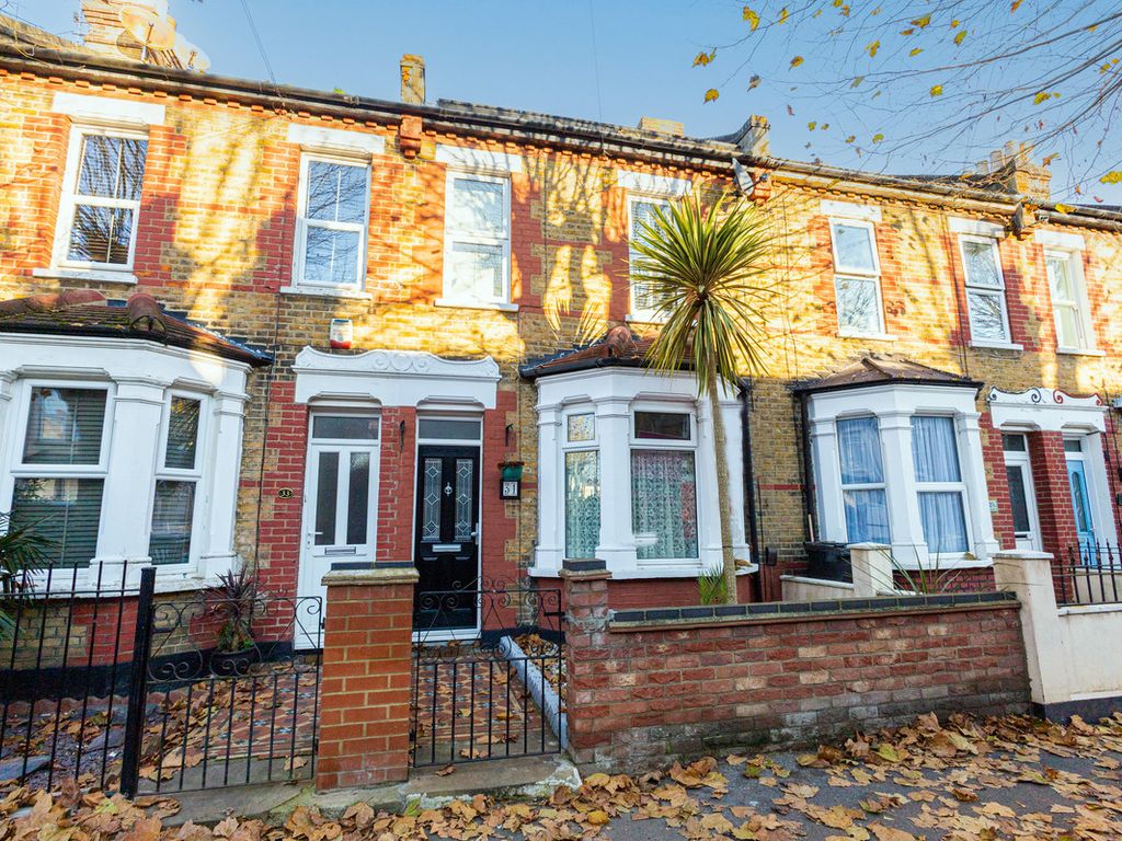 3 bed terraced house for sale in Osborne Road, WestcliffOnSea SS0