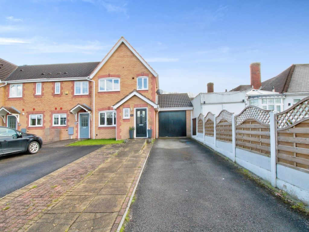 3 bed semidetached house for sale in Hilton Road, Featherstone