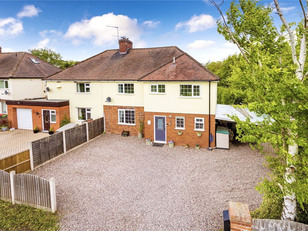 5 bed semidetached house for sale in Millers Row, LongdonUponTern