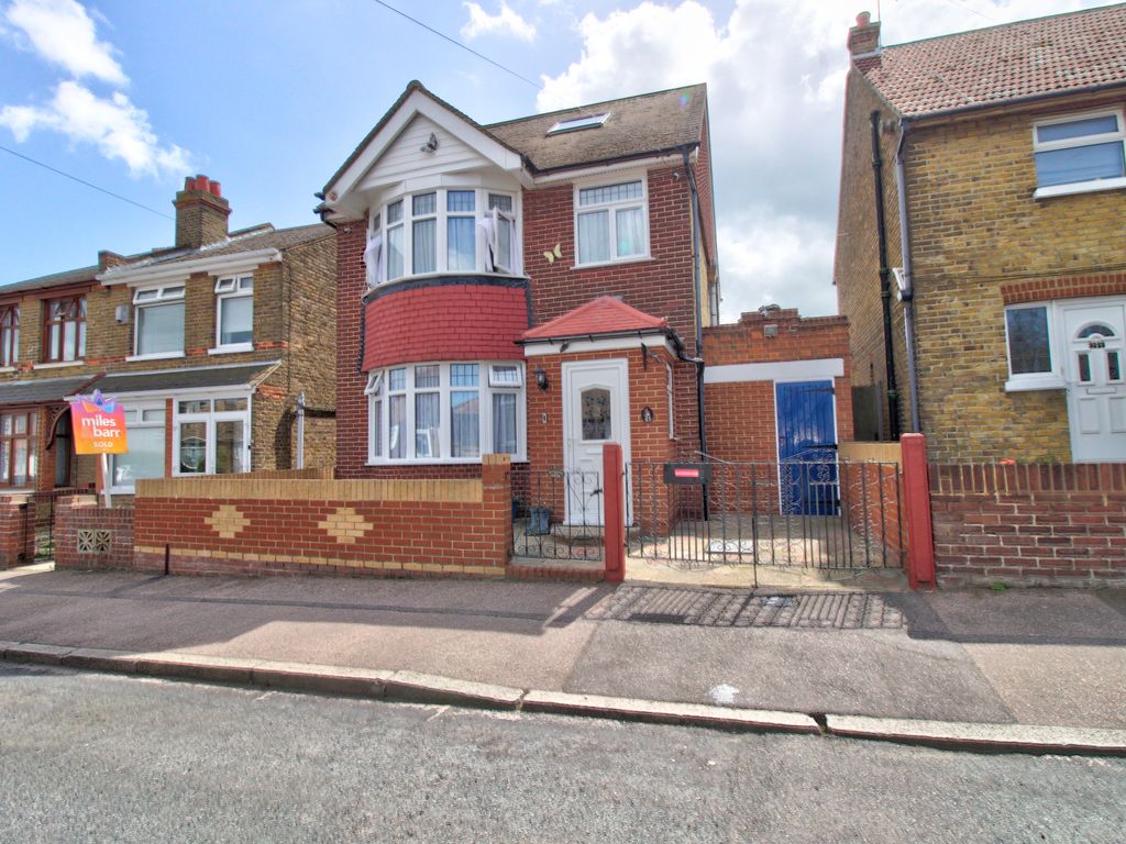 5 bed detached house for sale in Queens Avenue, Ramsgate CT12, £475,000