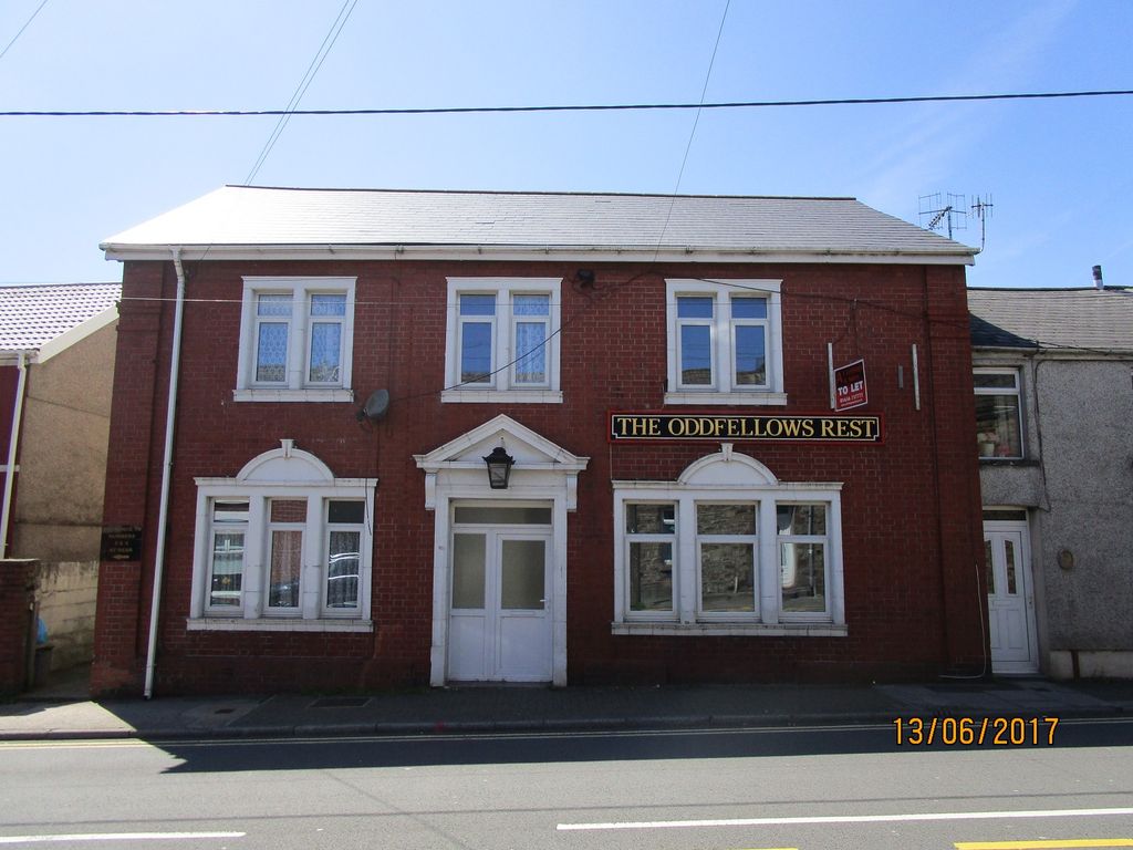 3 bed flat to rent in Oddfellows, 200 Bridgend Road, Maesteg. CF34 Zoopla