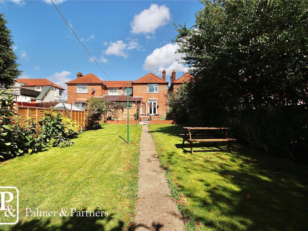 3 bed semidetached house for sale in Bramford Road, Ipswich, Suffolk
