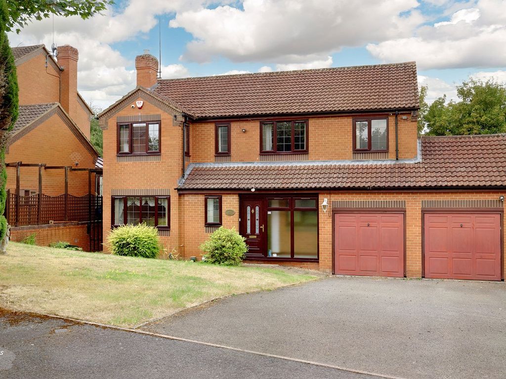 Shale End, Northampton NN5  